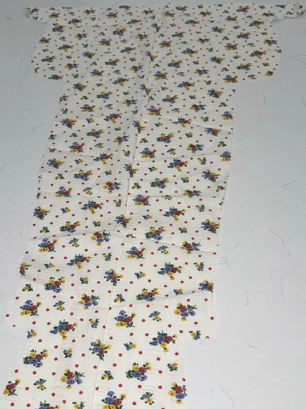 Vintage Fabric Flower Bouquets Primary Colors 1.6 Yds x 44